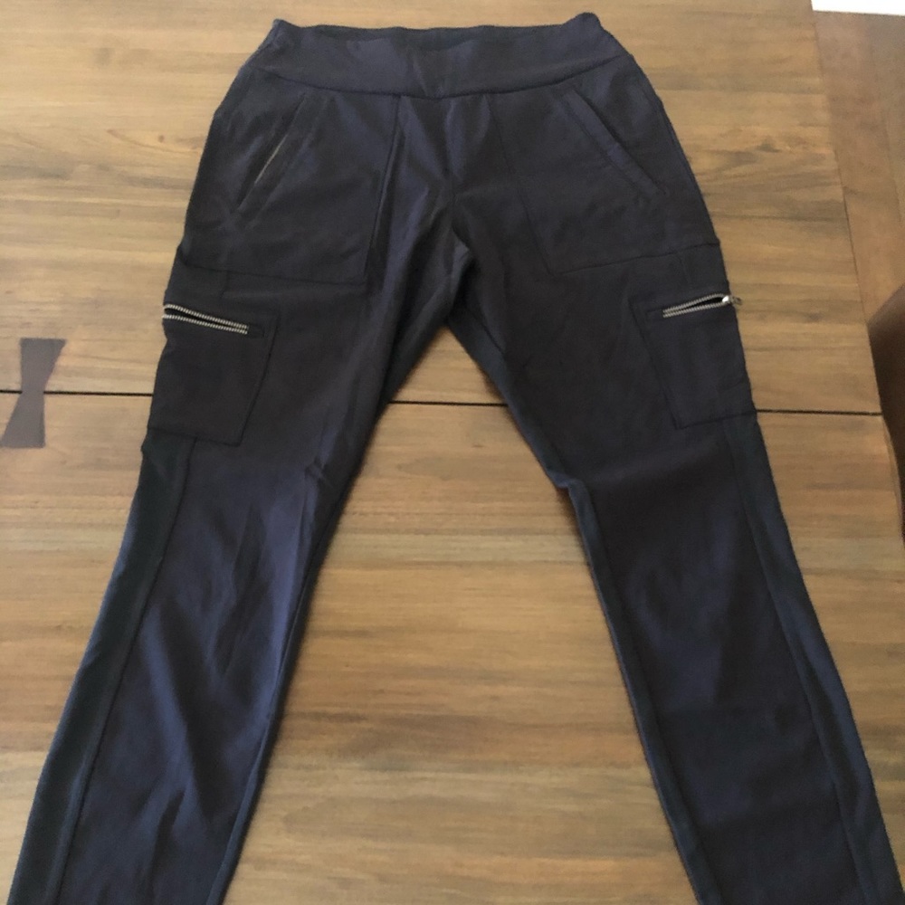 Athleta “Work to workout” Pants Size 8